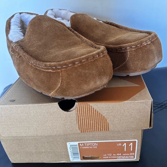 Koolaburra by Ugg Tipton Moccasin Slippers - Picture 2 of 4